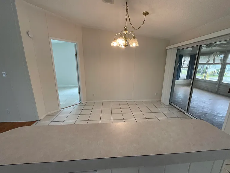 827 Sunglow St — Photo 22
