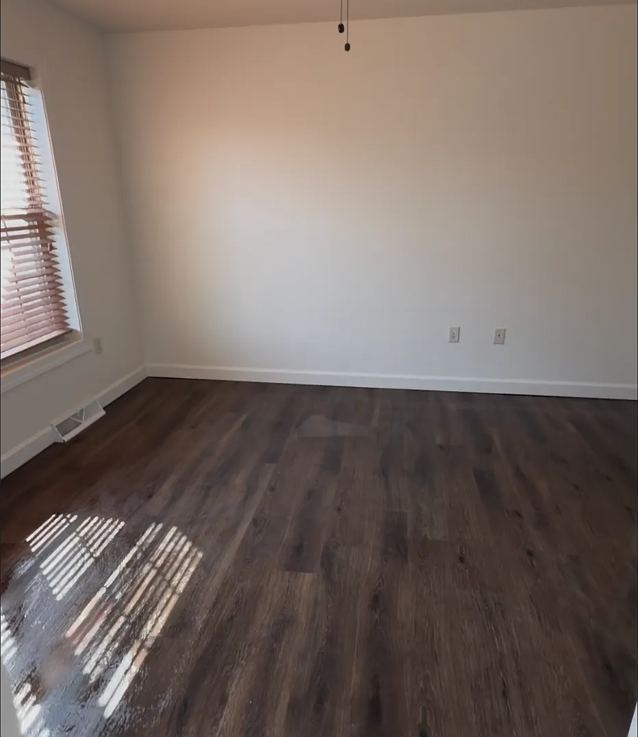 2 bed, 1352 sqft, $2,195 — Photo 3