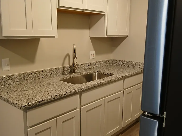 1 bd kitchen