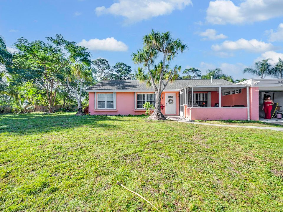 1st image of 124 SE Aldea Court