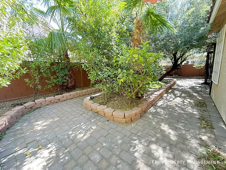 26 Avenida Picasso — Photo 21