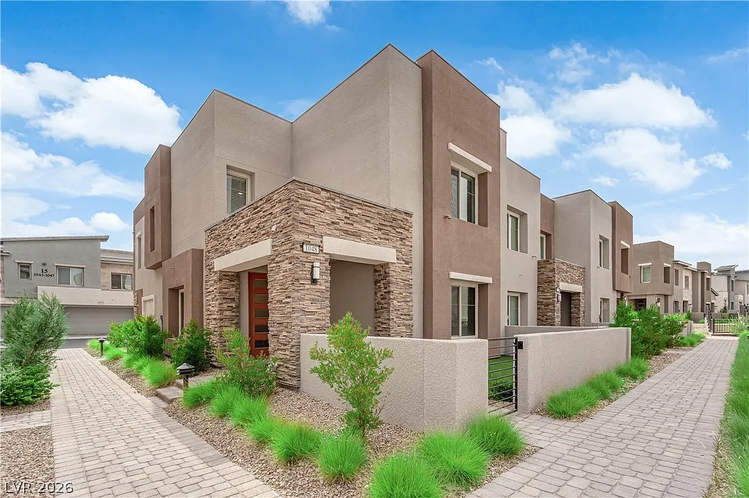 3 bed, 2.5 bath, 1833 sqft, $2,800 — Photo 3