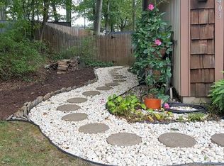 10403 Nellie White Ln, Fairfax, VA 22032