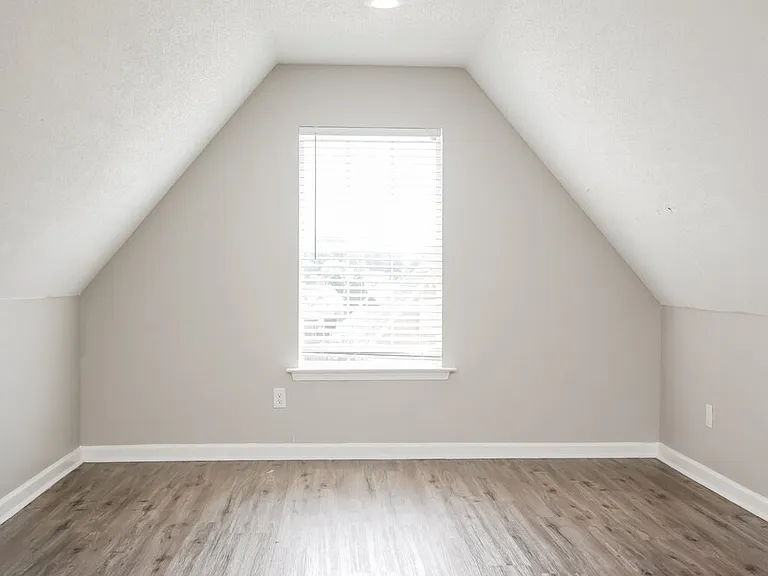 1531 Carlton Ridge Dr — Photo 12