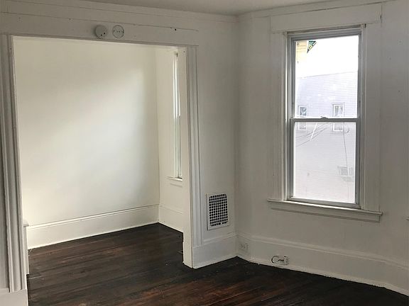 2nd image of 7 Cortland Pl #2