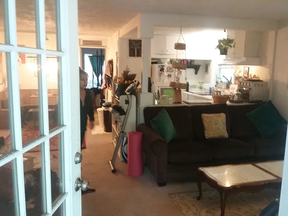 2076 Ulster Ave #2