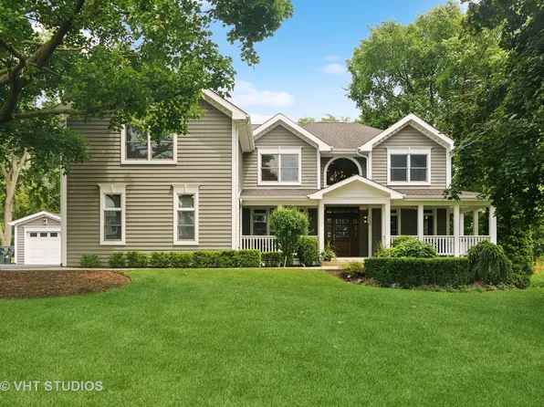 715 Cumnor Ave, Barrington, IL 60010