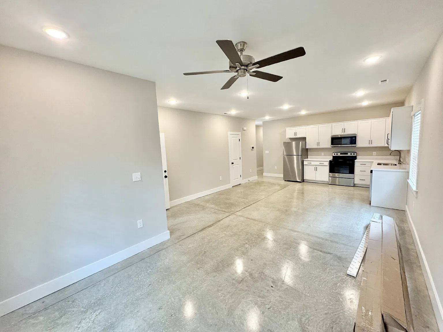 2 bed, 2.5 bath, 1302 sqft, $1,545 — Photo 4