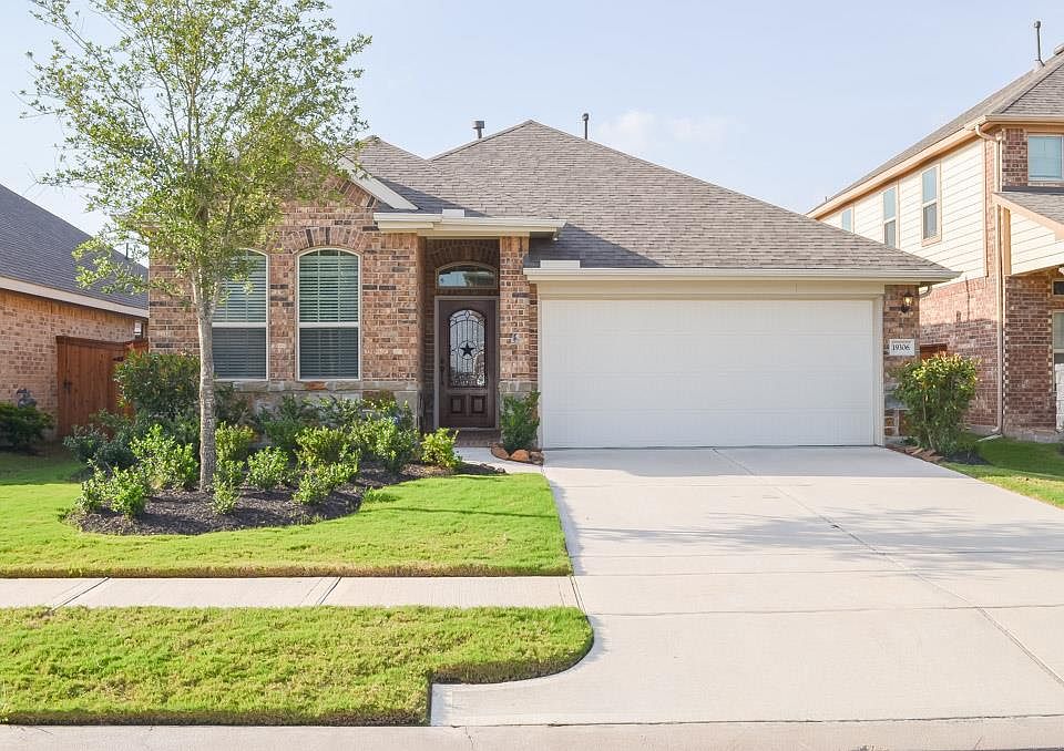 1st image of 19306 S Cottonwood Green Ln