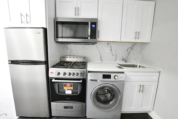 Rented by Clove Realty LLC | media 4