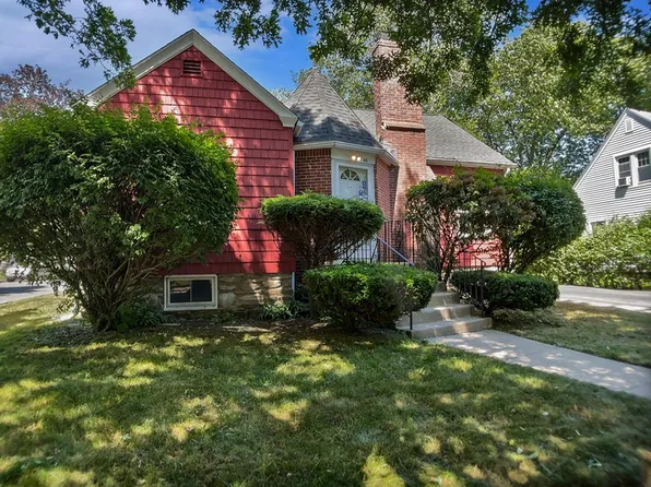 40 Englewood Ave, Worcester, MA 01603