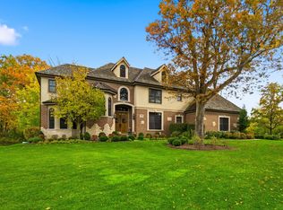 422 Old Mill Cir, Lincolnshire, IL 60069