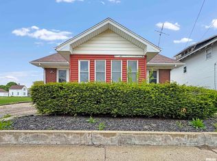 277 N Henderson St, Galesburg, IL 61401
