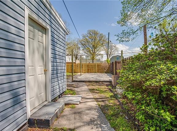 5th image of 1219 W 32nd St