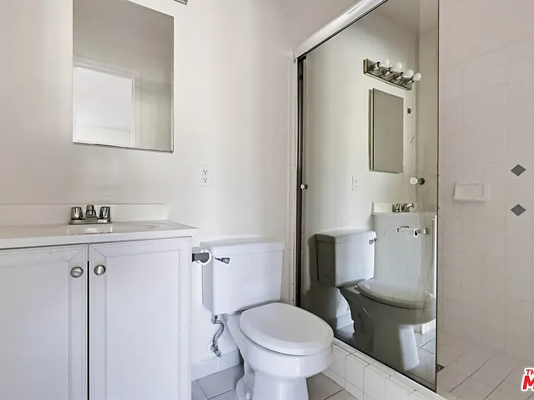 515 N Alfred St #206 — Photo 28