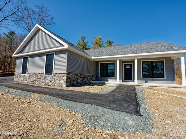 28 Hogarty Road, Averill Park, NY 12018