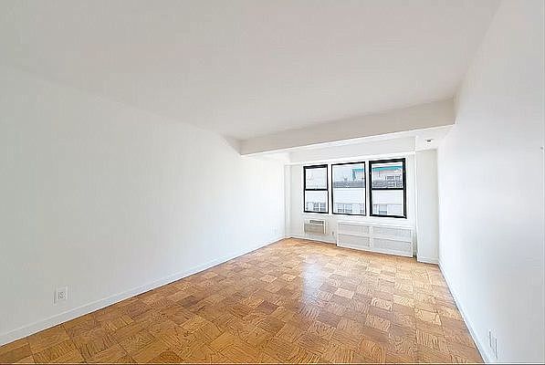 1st image of 210 E 36th St APT 6F
