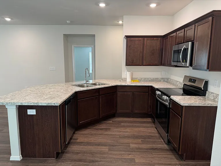 2515 S Silver St — Photo 2