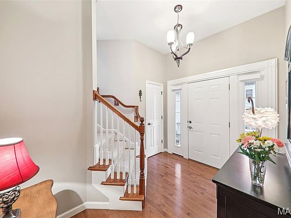 4th image of 2408 N Larksong Dr