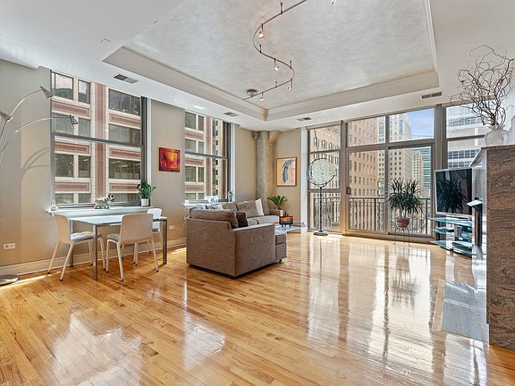 2nd image of 212 W Washington St APT 904