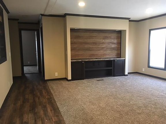 5th image of 182 Scott Simmons Cir