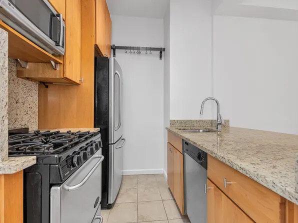 58 West 58th Street image 4 of 7