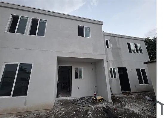 4 bed, 1250 sqft, $4,100 — Photo 4
