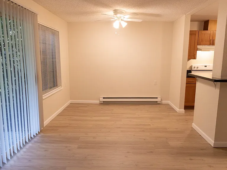 Willow Creek Apartments — Photo 14