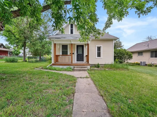 520 N 3rd Ave, Winterset, IA 50273
