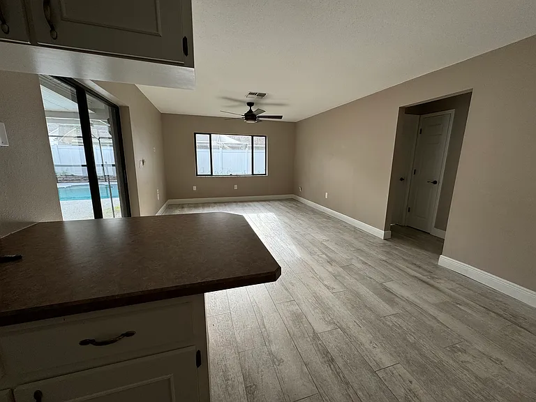 270 Arbor Dr W — Photo 9