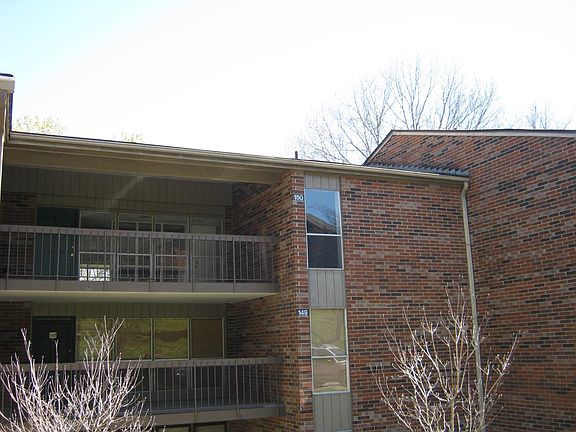 5th image of 422 Berlin Dr