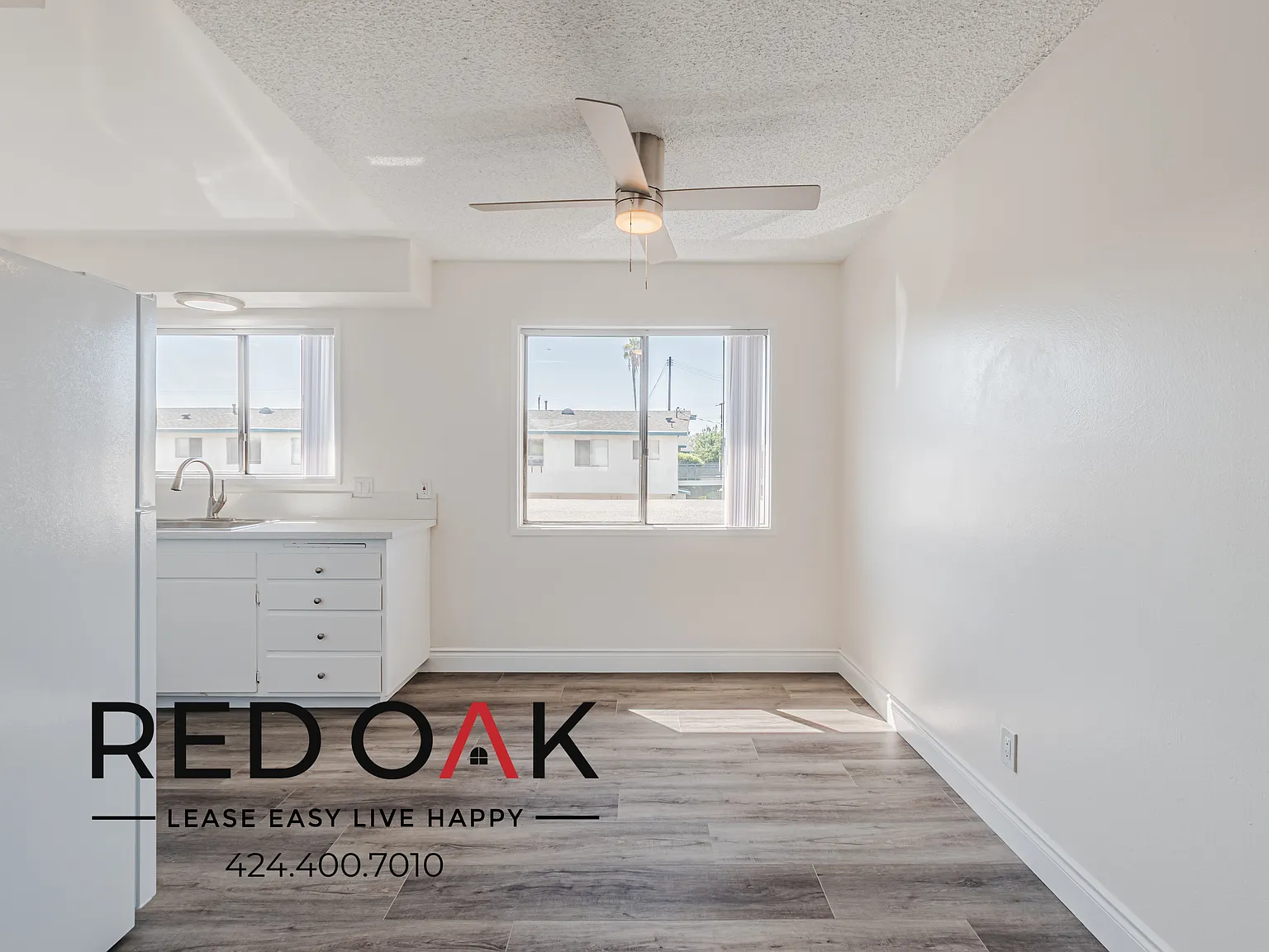 ~Low Deposit~ Light-Filled Two-Bedroom With Elegant Floors, Pool, On-Site Laundry, And Parking In... — Photo 4