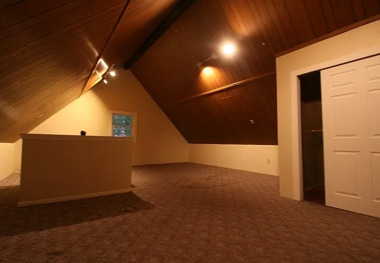 2443 N Bartlett Ave — Photo 3