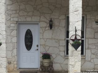 145 Forest Ridge Dr, Lakehills, TX 78063