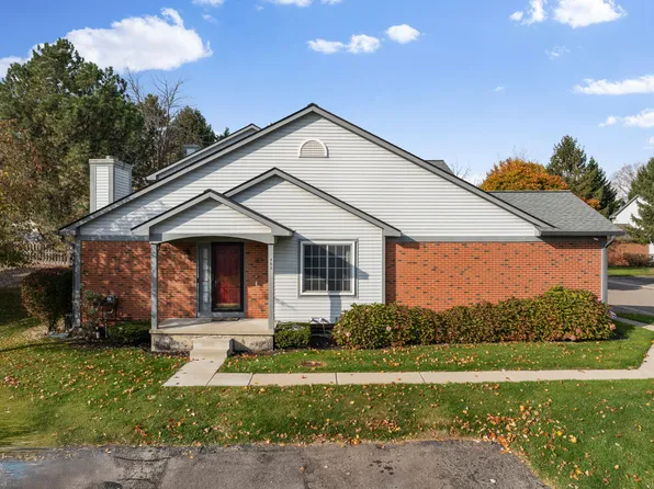 463 Winwood Cir #124, Walled Lake, MI 48390