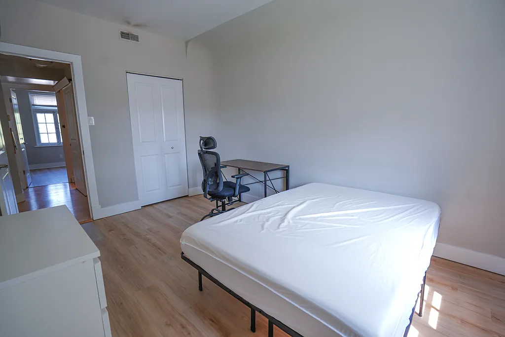 2 bed, 697 sqft, $1,795 — Photo 1