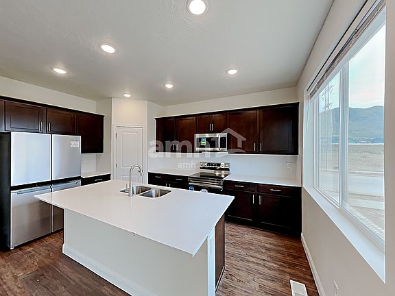 4th image of 2434 E Buckskin Way