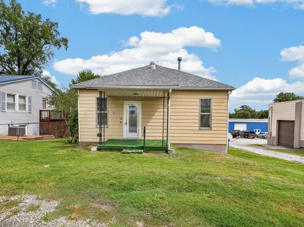 907 Landes St, Mount Carmel, IL 62863
