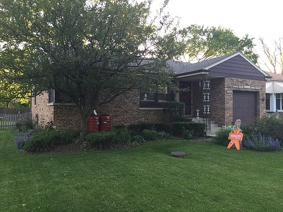 Huge side yard