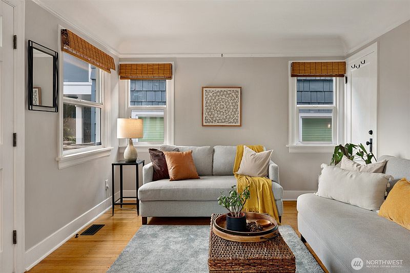 4th image of 2628 46th Avenue SW