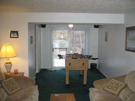 Living/dining rms to deck