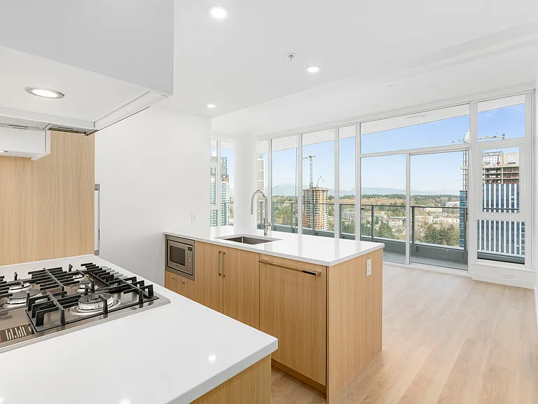 9675 King George Blvd #2707 — Photo 9