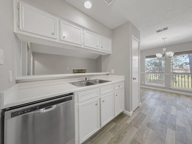 13607 Ravensway Dr #A — Photo 9