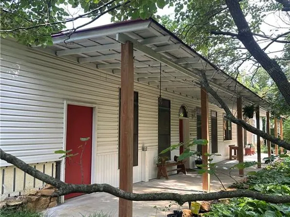 321 NW 1071st Rd, Centerview, MO 64019