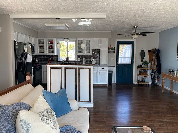 Living room/kitchen 