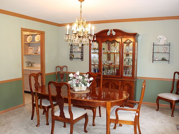 Formal Dining Room with Butler pantry!