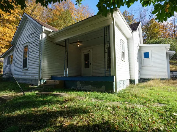 73 Walnut St, Salem, WV 26426