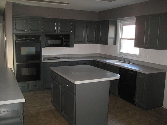 4th image of 4206 E 105th St