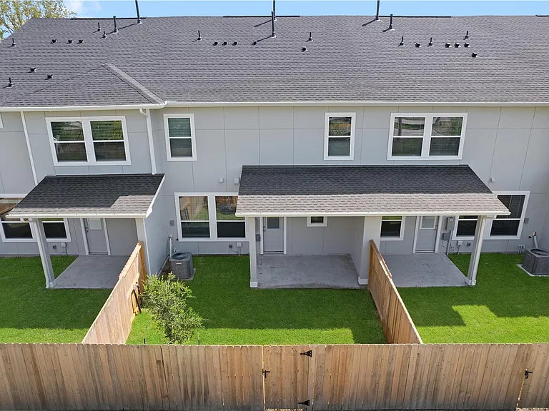 8104 Danson Ln — Photo 27