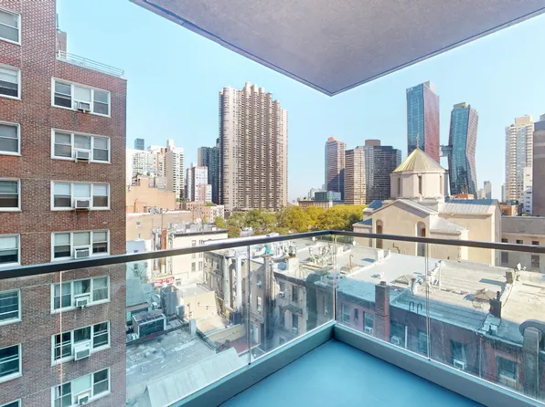 237 East 34th Street image 3 of 27